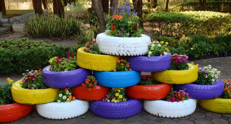 25 Inspiring Tire Planters Ideas to Add to your Outdoor Living Space