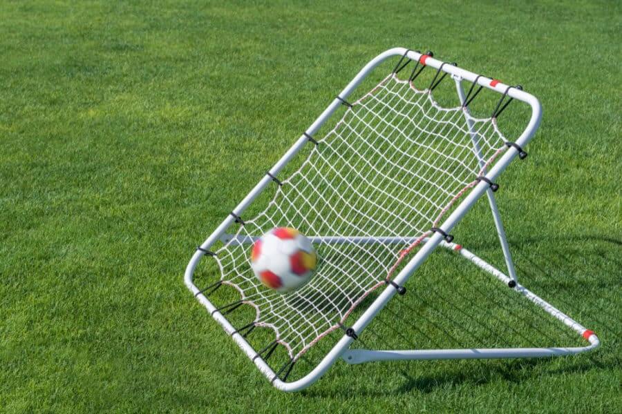 Best Soccer Rebounders (2020): Reviews and Complete Buying Guide