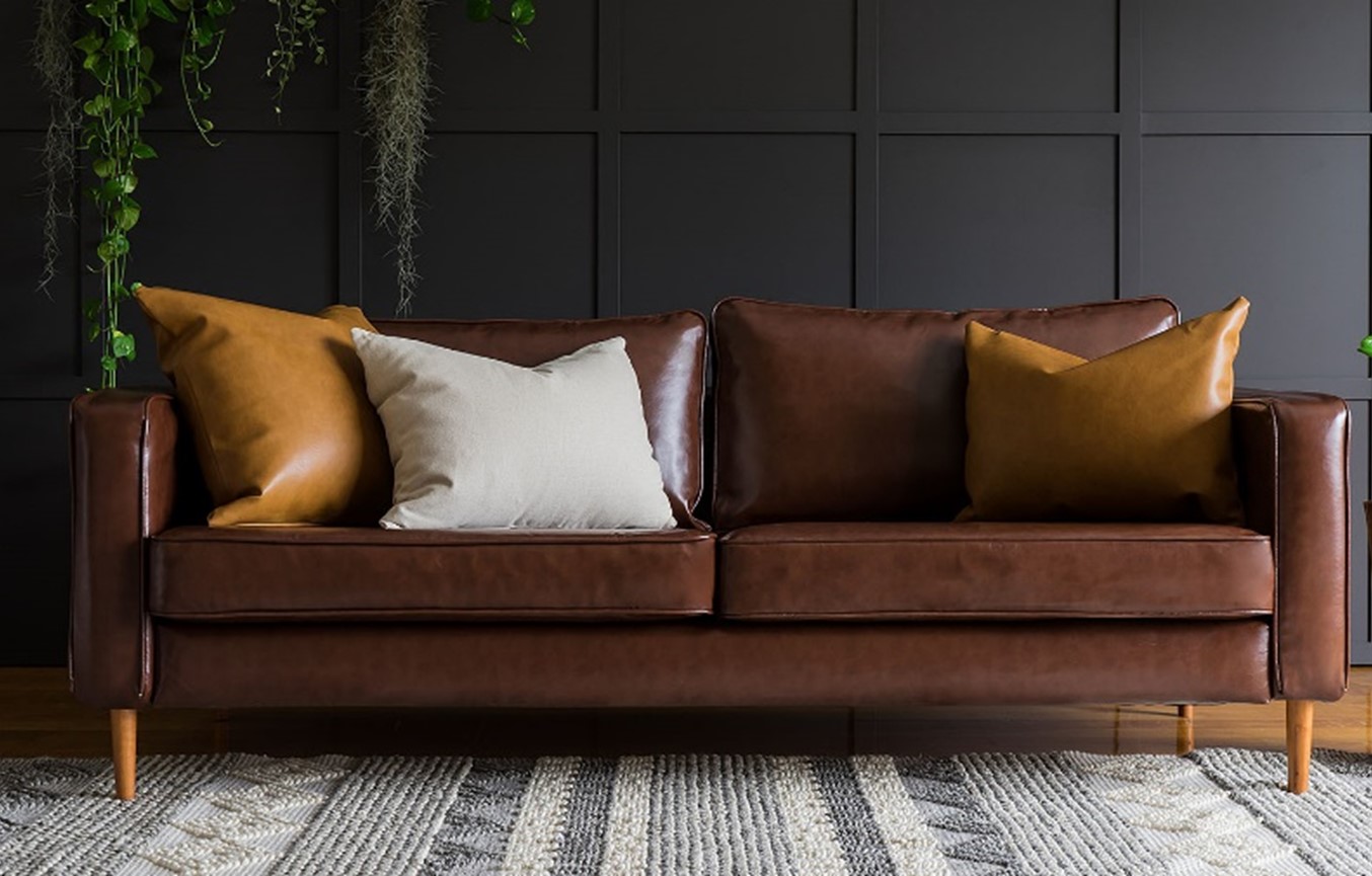 throw pillows to match brown couch