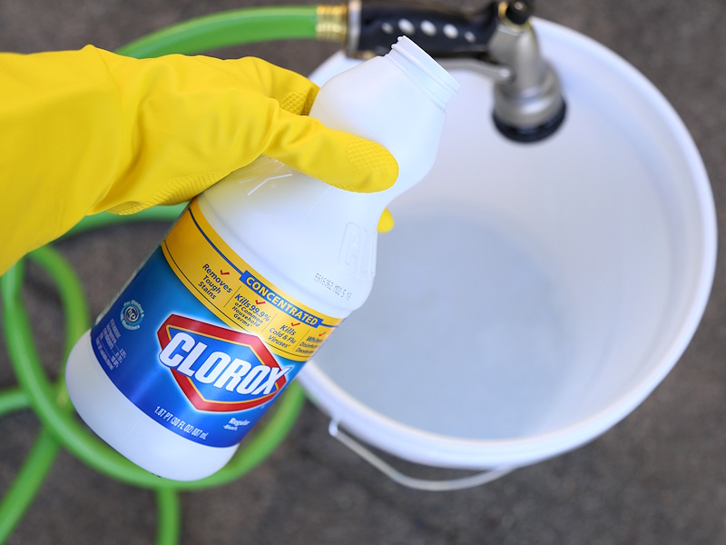 5 Easy Ways To Clean A Concrete Patio, Can I Use Bleach On Concrete Patio