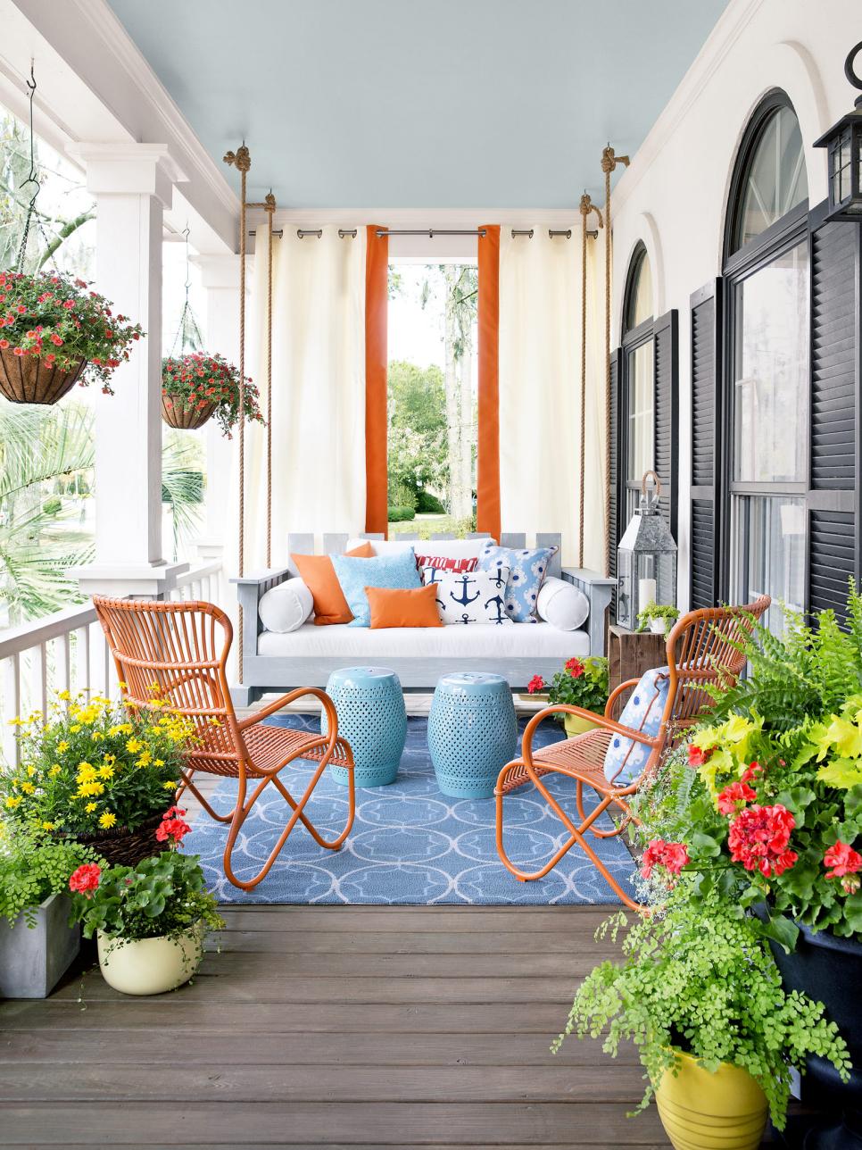 Furnished Porch