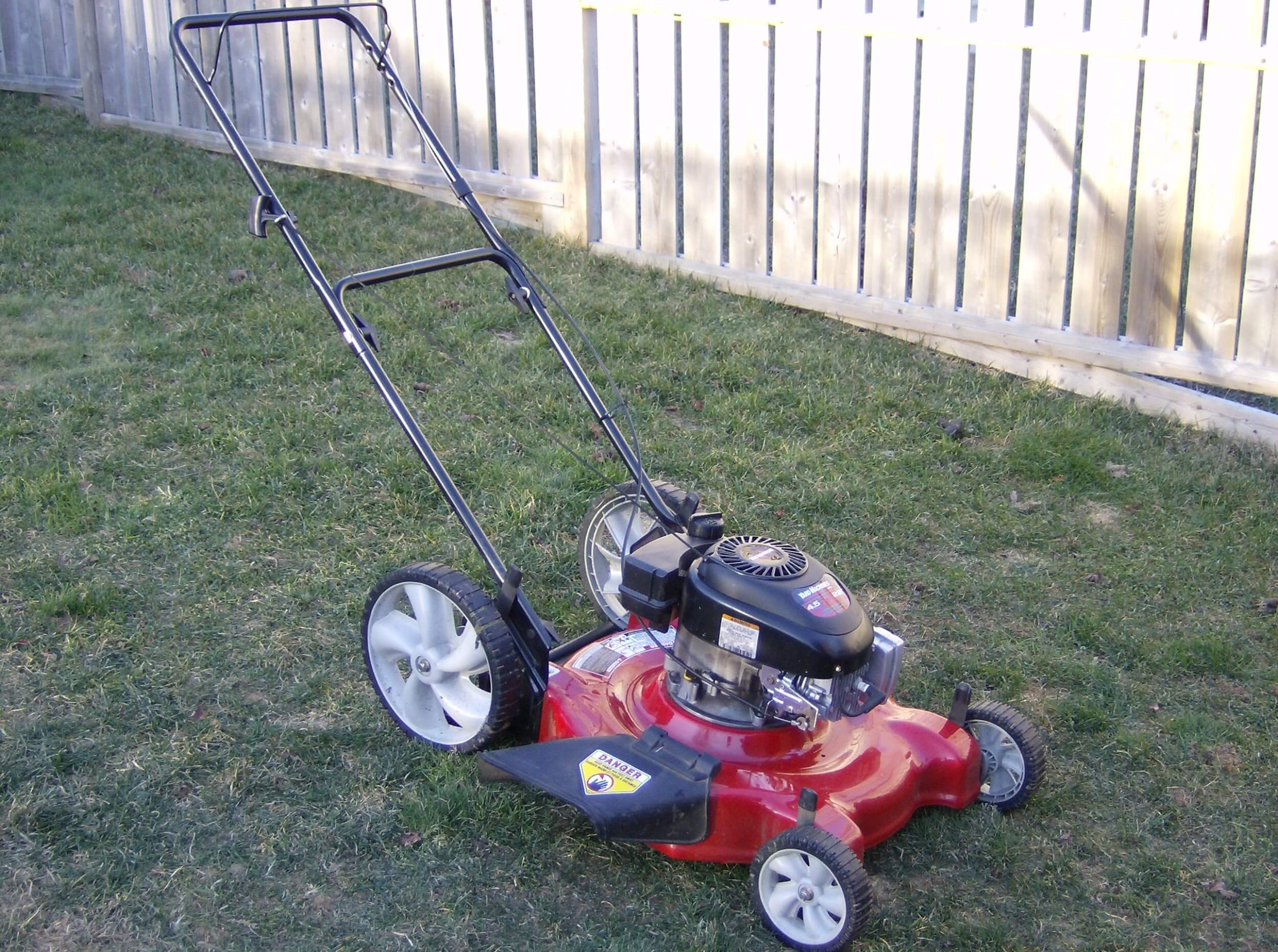 Push Mower vs Self Propelled Mower [Which to Choose] - EatHappyProject