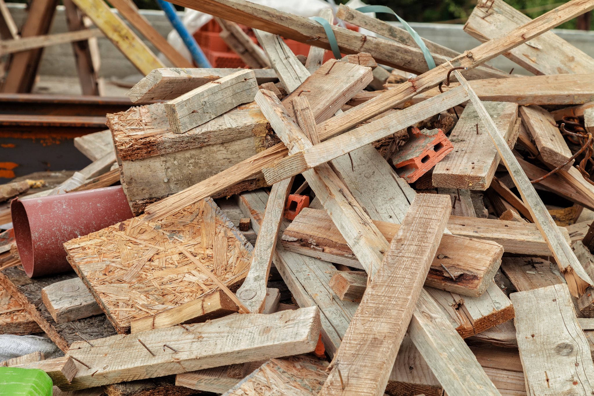 4 Tips For Disposing Of Construction Waste EatHappyProject