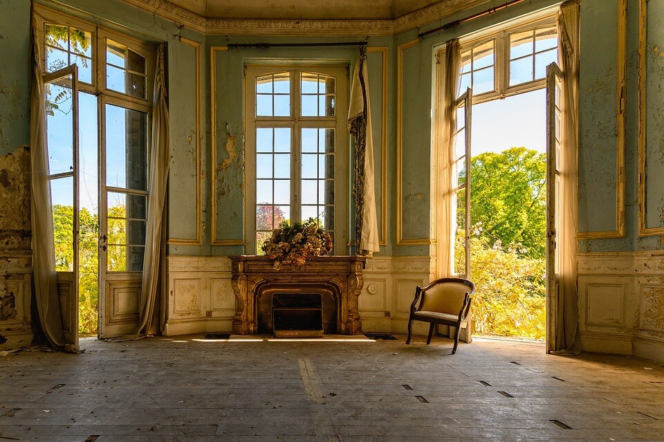 a dining room fireplace