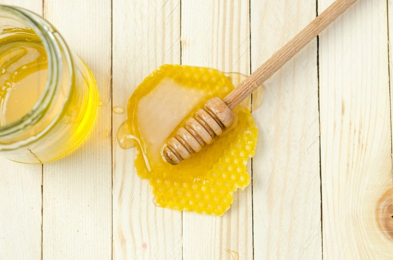 A Spoonful of Wellness: Nurturing Health with Raw Honey's Immune-Boosting Properties