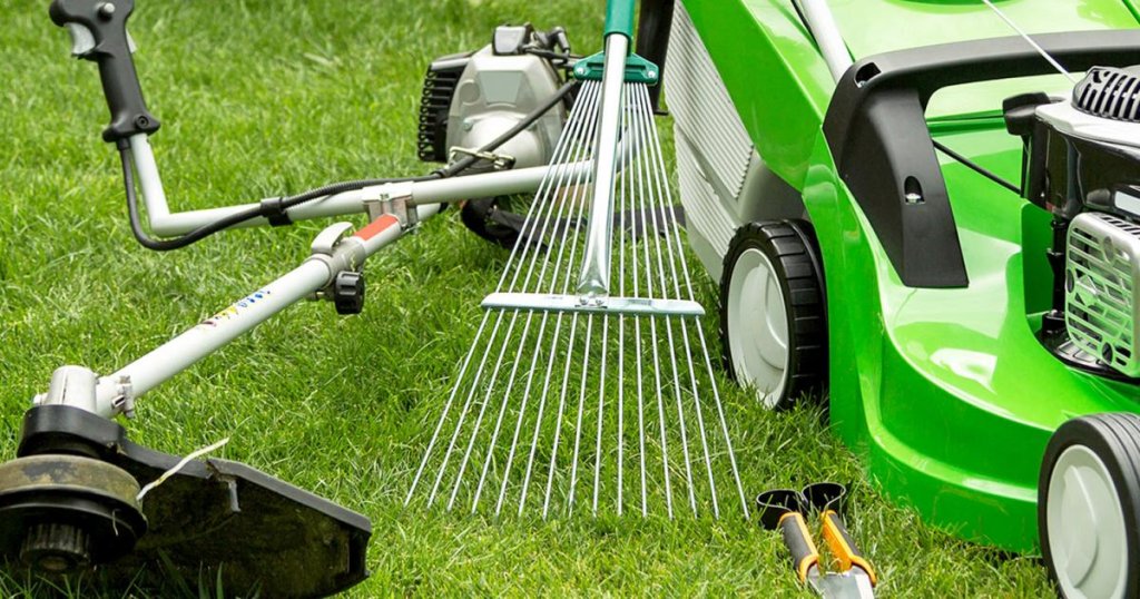 What Tools Make It Easier to Mow Your Lawn?