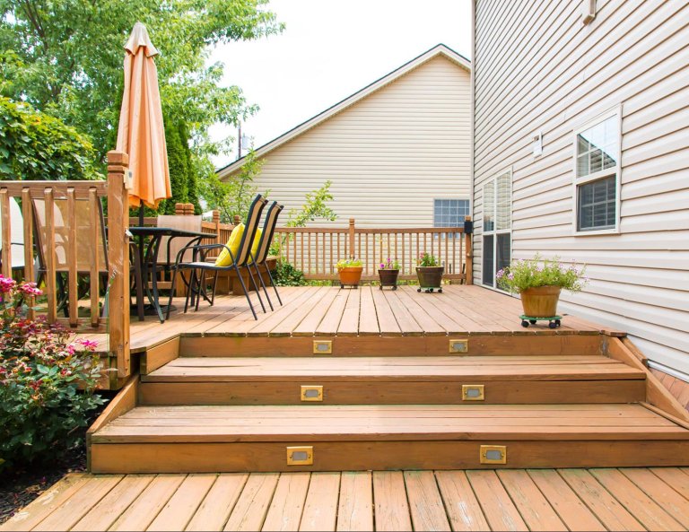 The Latest Trends in Deck Design for 2024