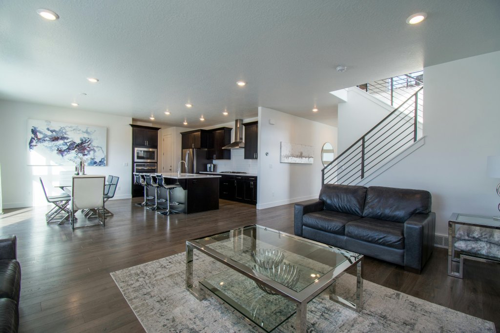 Choosing the Right Furniture for an Open-Plan Layout